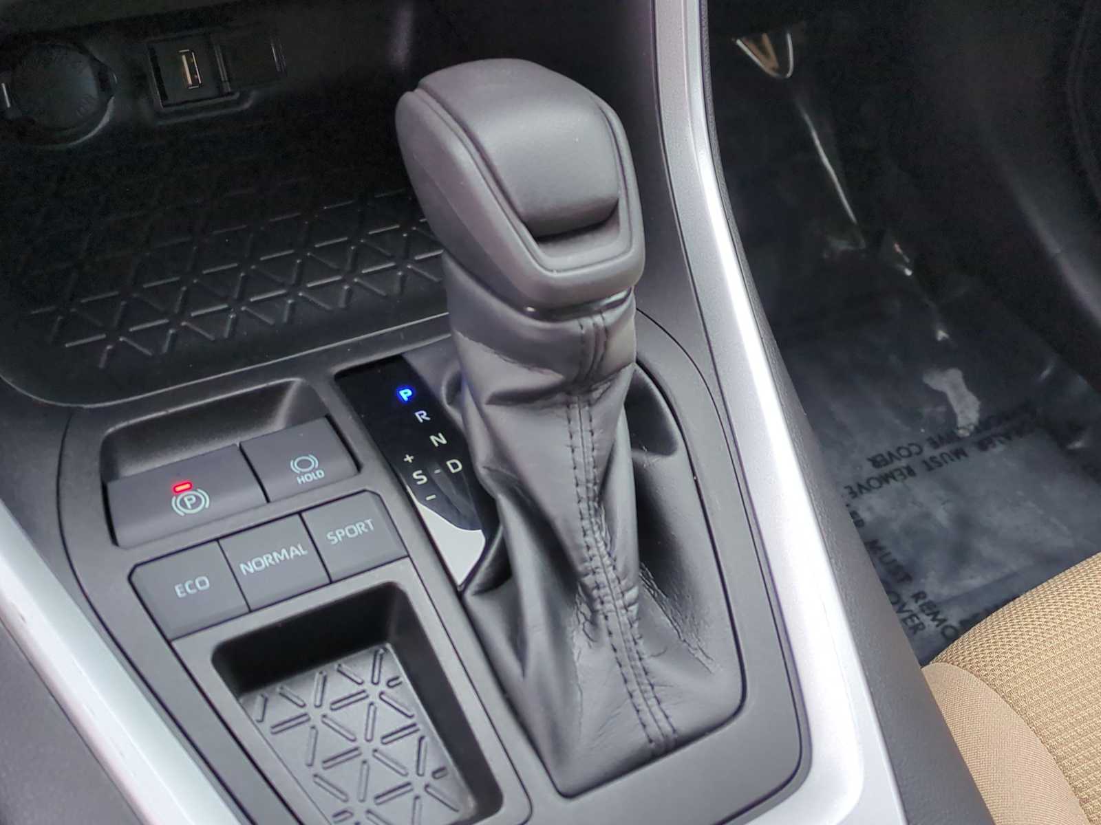 Thumbnail: 2022 Toyota RAV4 - 27