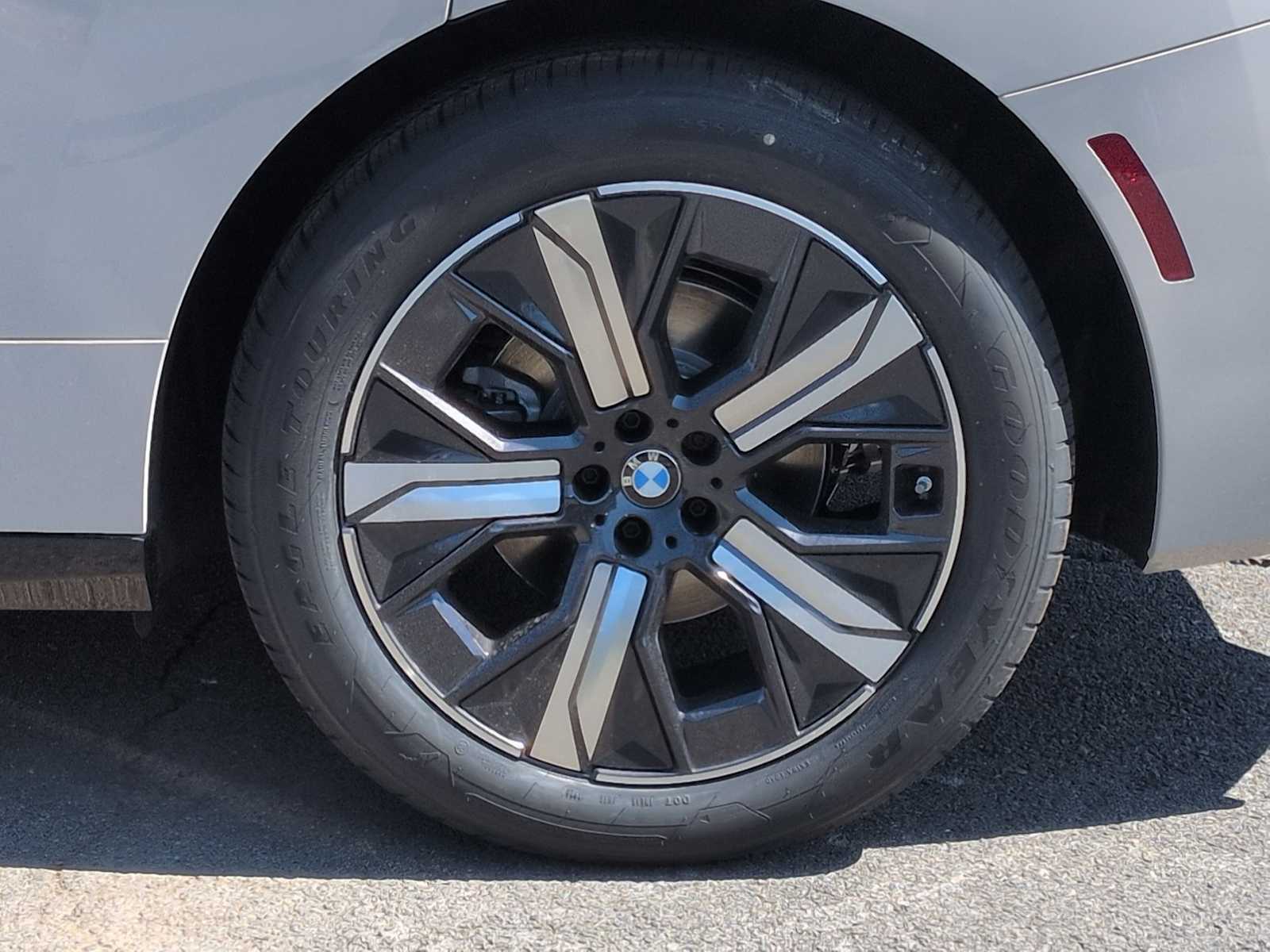 Thumbnail: 2026 BMW iX - 14