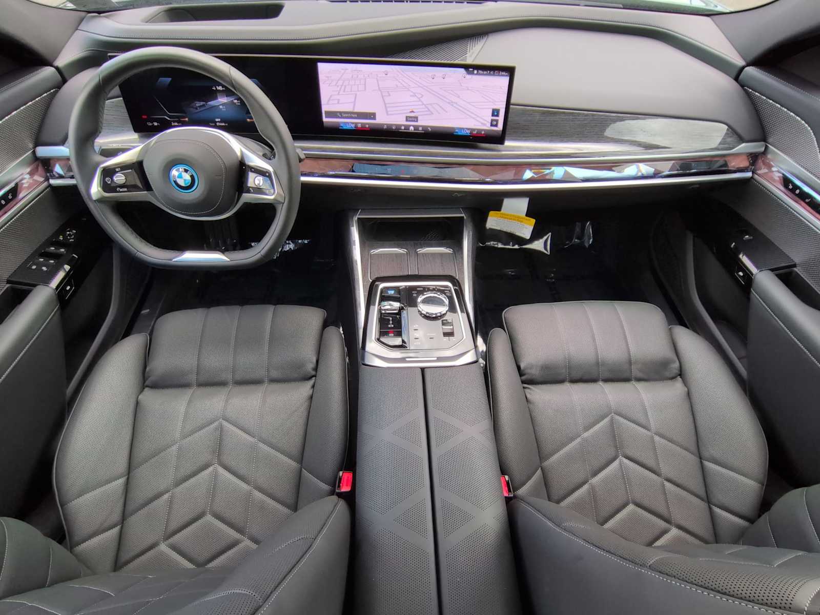 Thumbnail: 2025 BMW i7 - 16