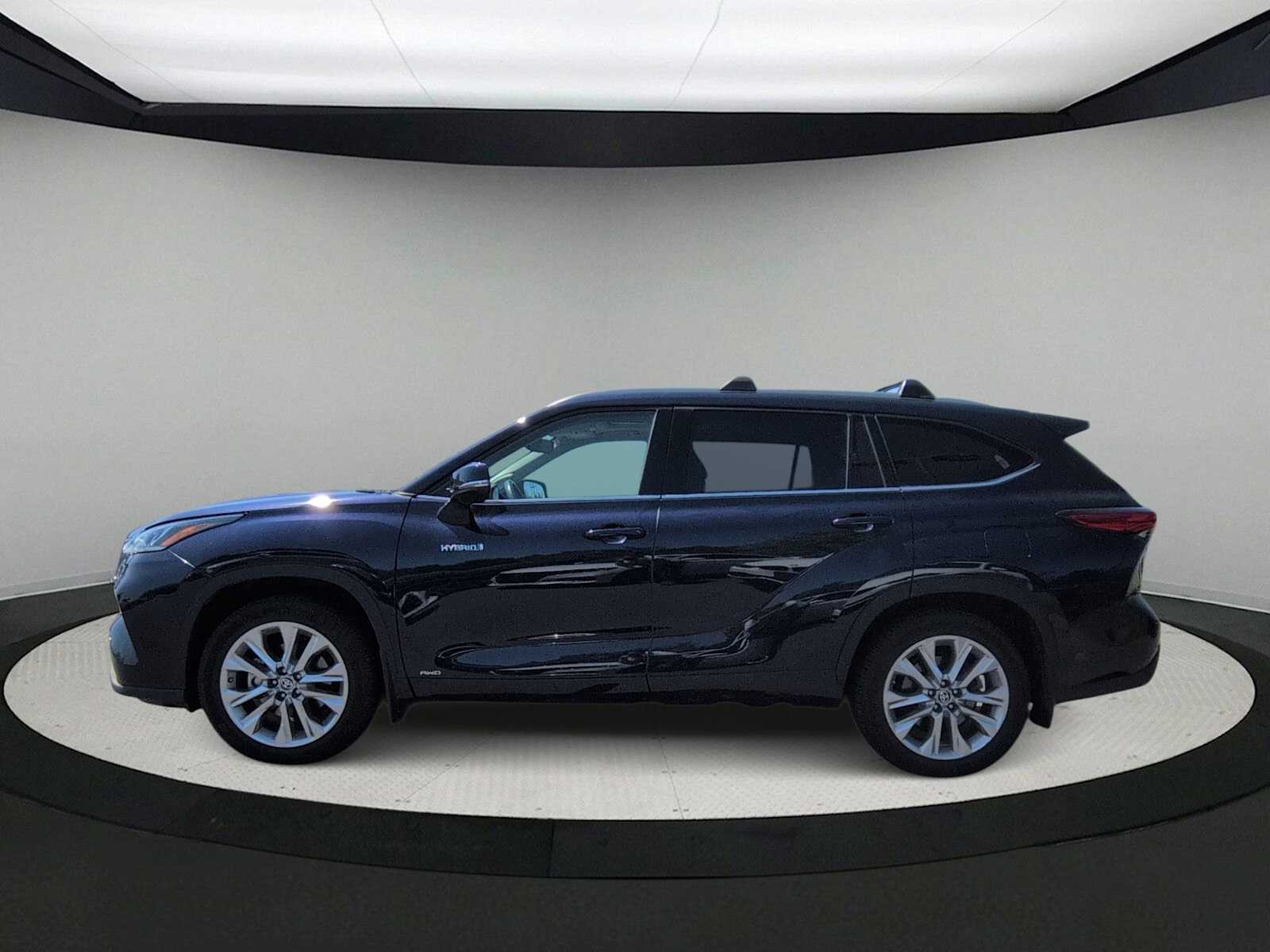Thumbnail: 2021 Toyota Highlander - 5