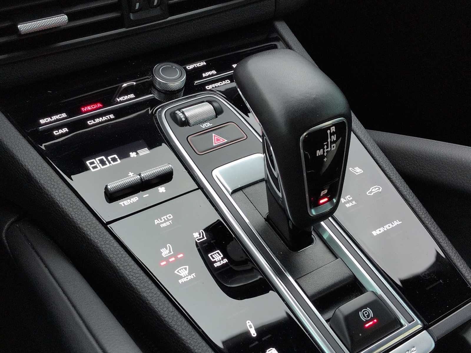 Thumbnail: 2022 Porsche  - 34