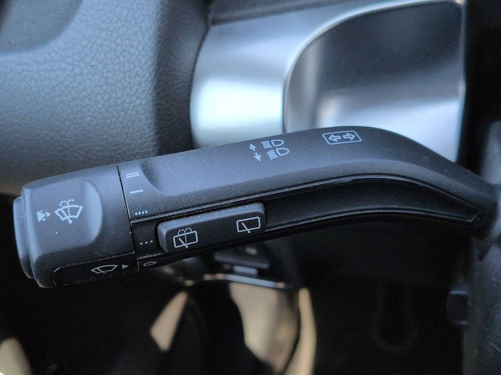 Thumbnail: 2020 Mercedes-Benz GLB - 29