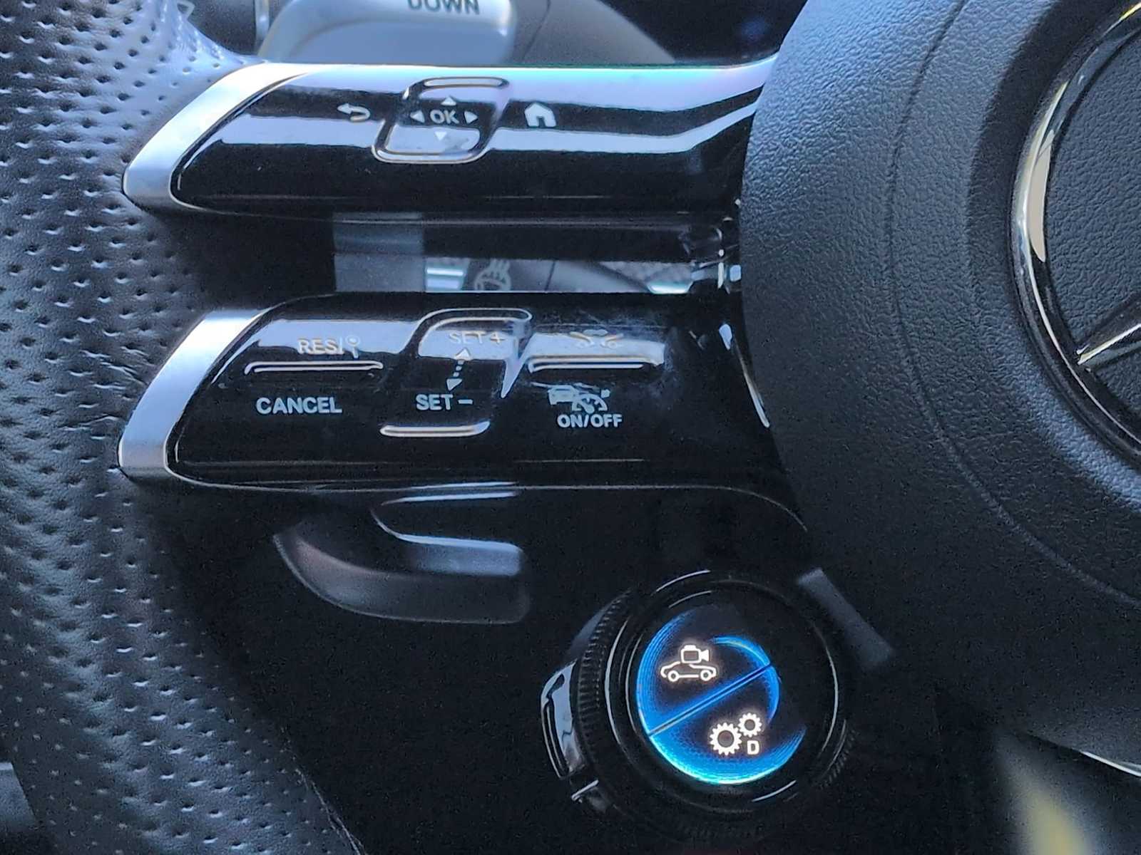 Thumbnail: 2023 Mercedes-Benz E-Class - 25