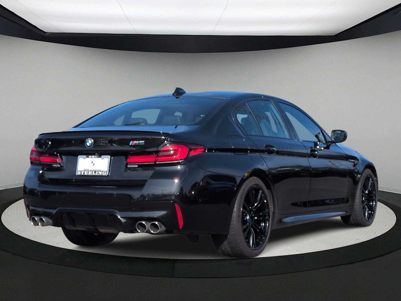 Thumbnail: 2023 BMW M5 - 8