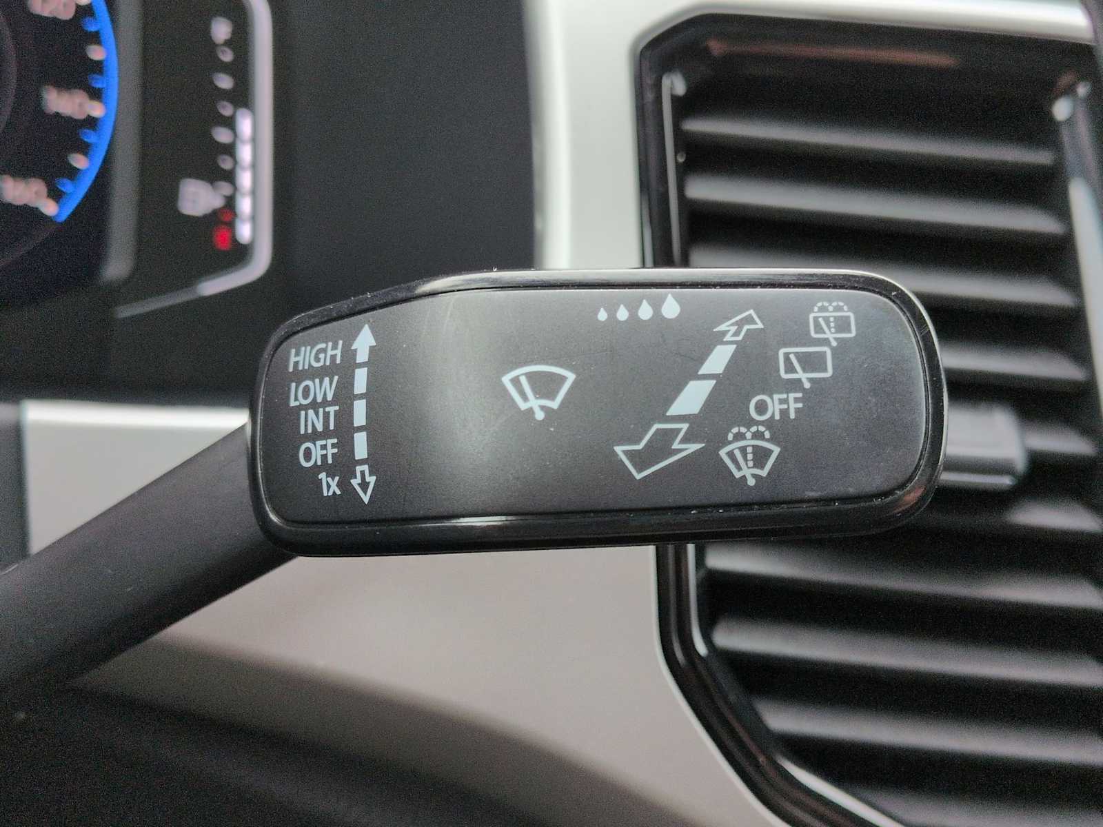 Thumbnail: 2021 Volkswagen Atlas - 28