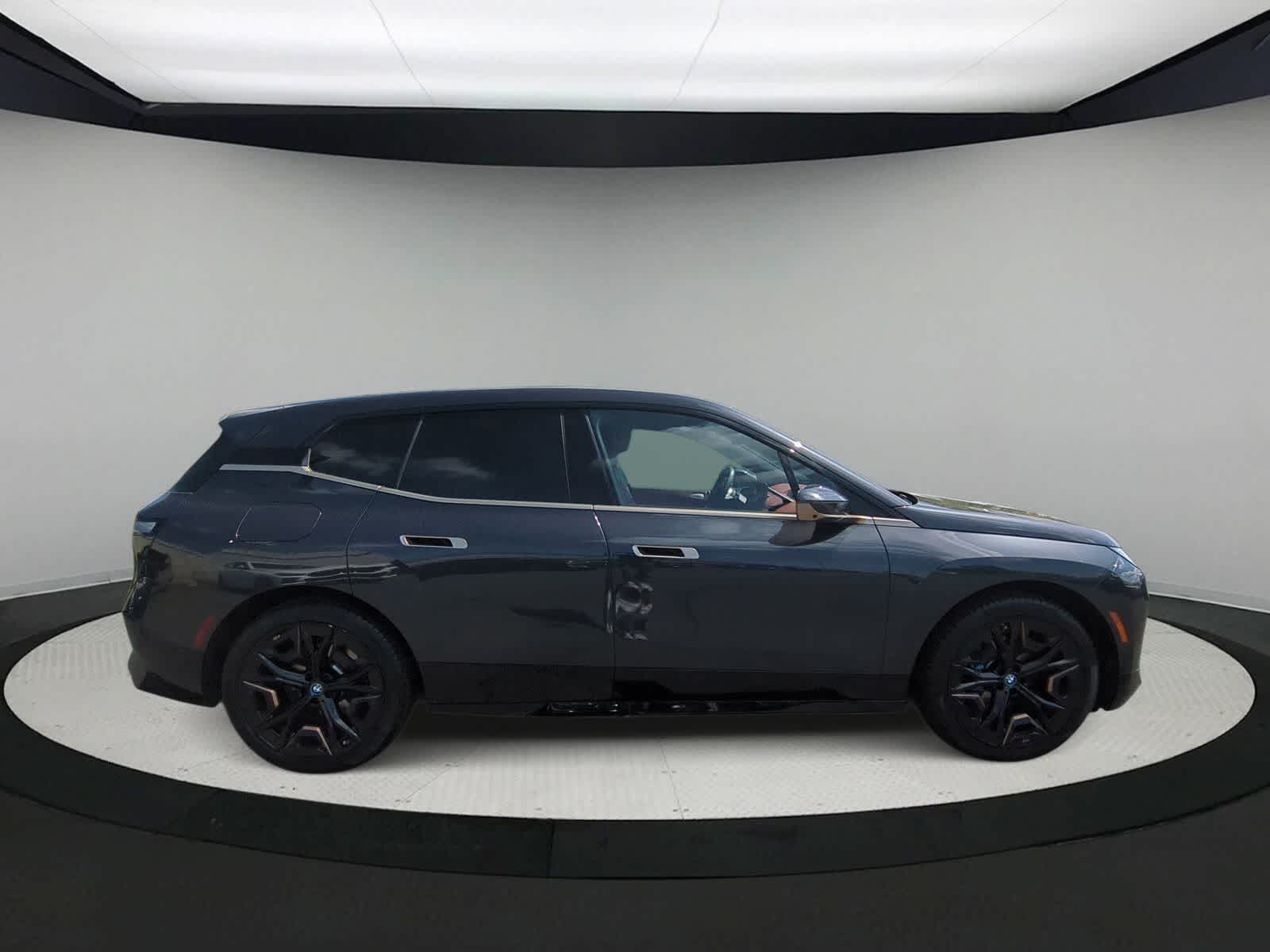 Thumbnail: 2023 BMW iX - 9