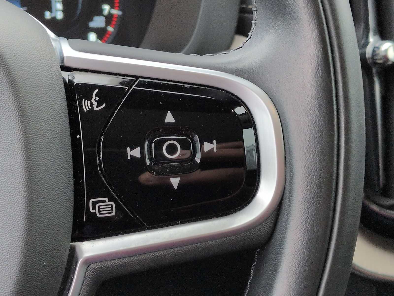 Thumbnail: 2021 Volvo XC60 - 26