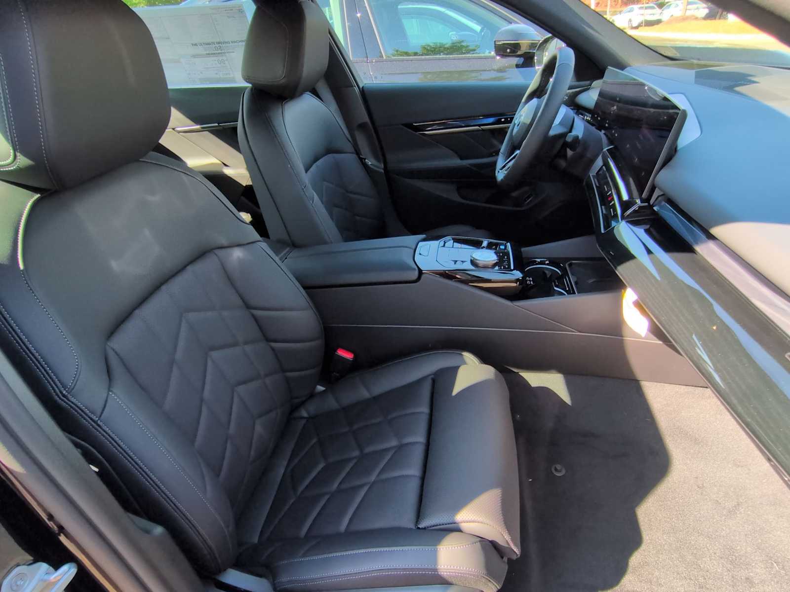 Thumbnail: 2025 BMW i5 - 24