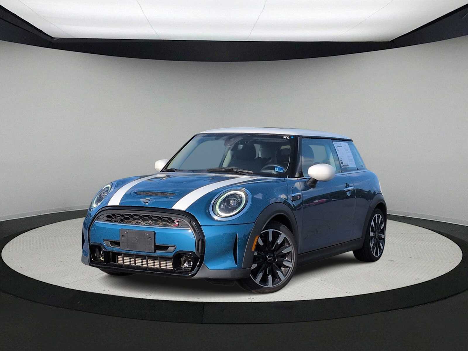 Thumbnail: 2022 MINI Cooper Hardtop - 1