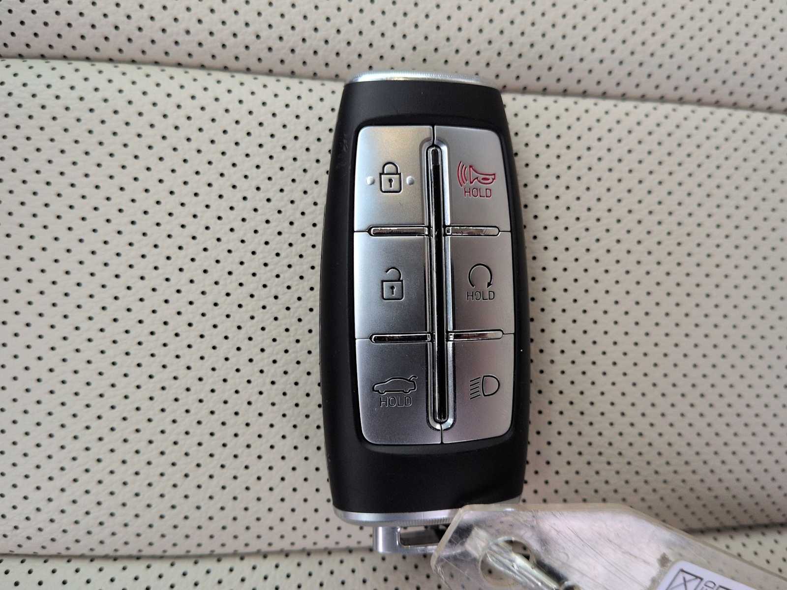 Thumbnail: 2022 Genesis G80 - 38