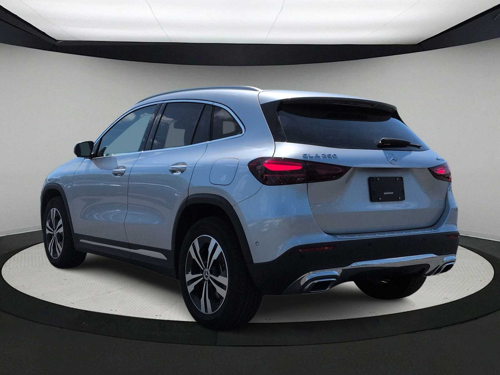 Thumbnail: 2026 Mercedes-Benz GLA - 6