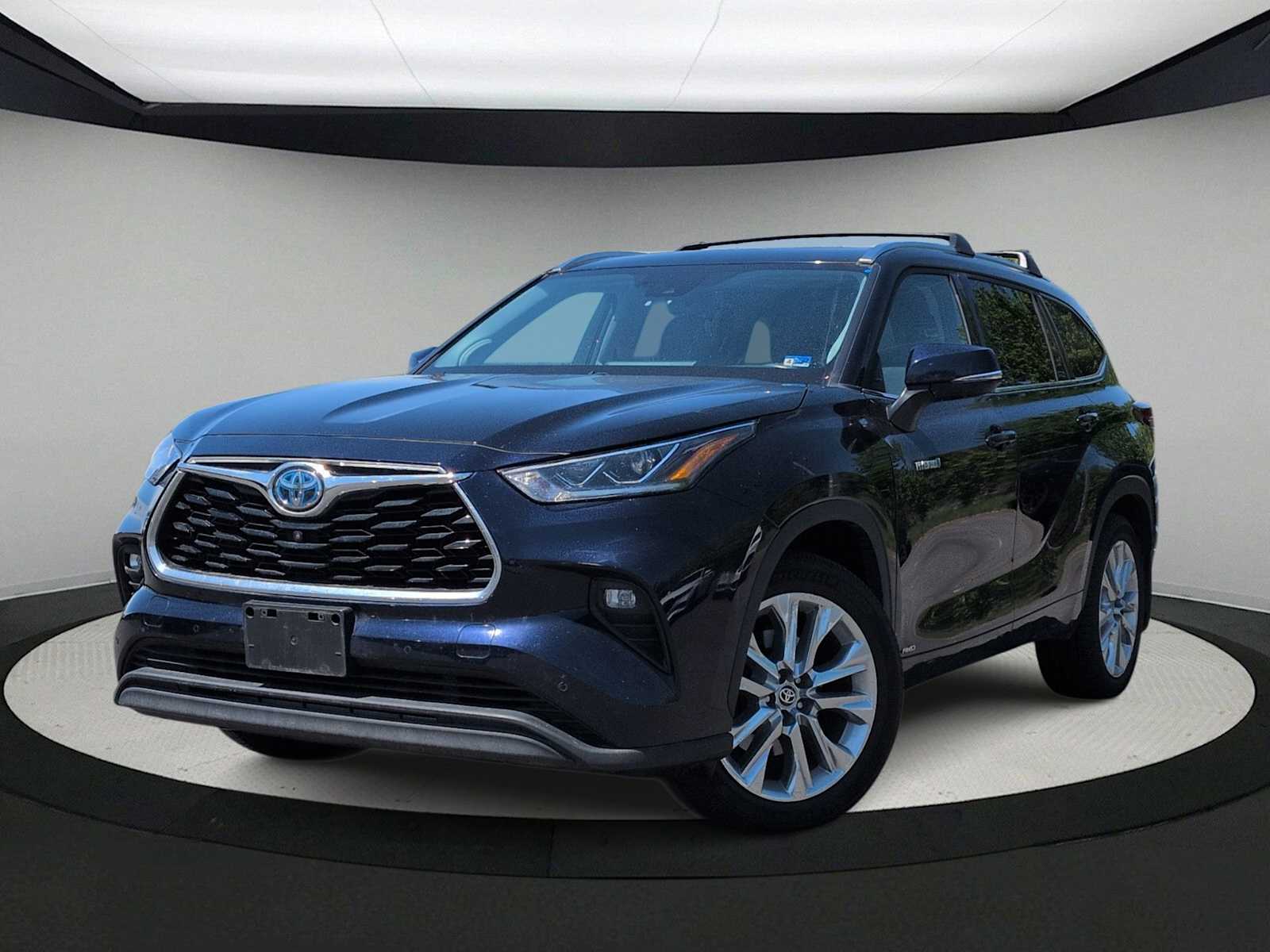 Thumbnail: 2021 Toyota Highlander - 1