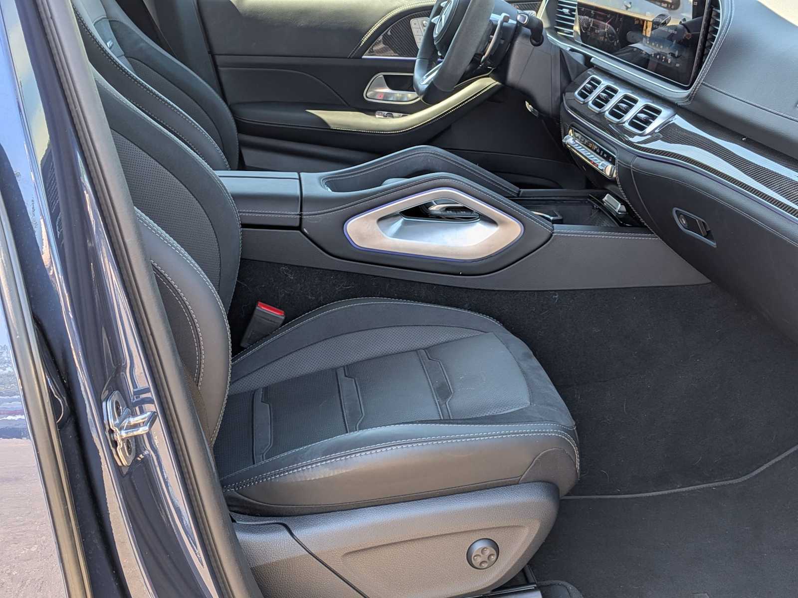 Thumbnail: 2025 Mercedes-Benz GLE - 24