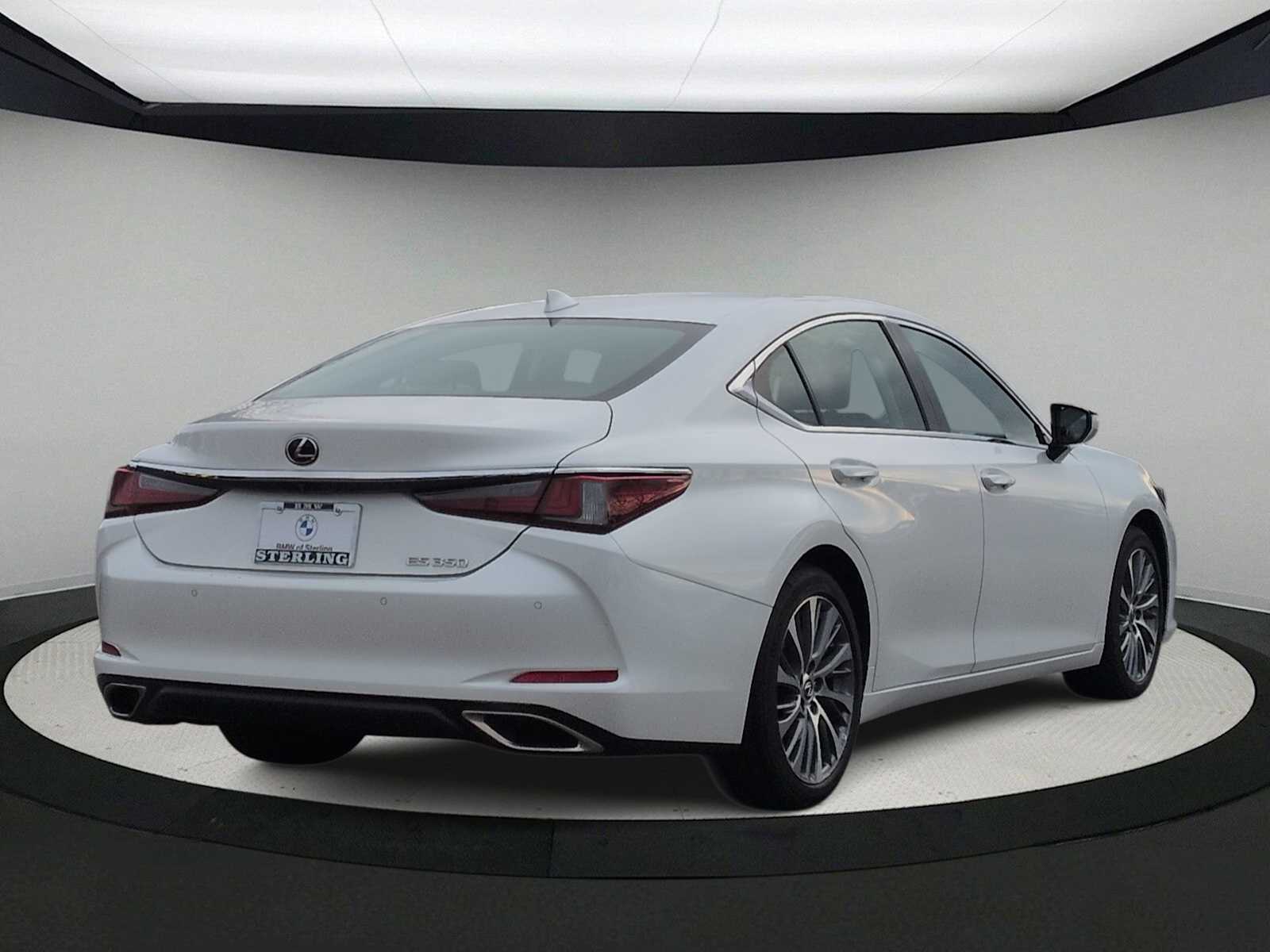 Thumbnail: 2019 Lexus ES - 8