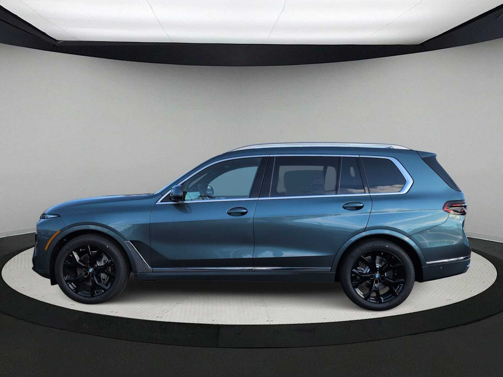 Thumbnail: 2026 BMW X7 - 5