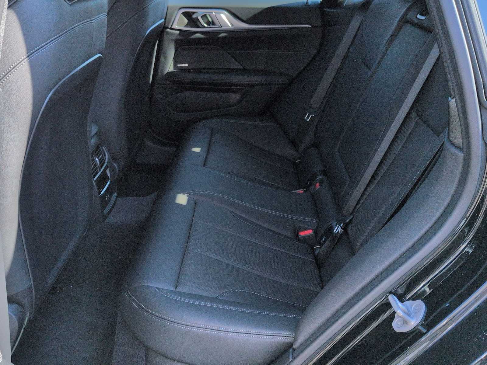 Thumbnail: 2026 BMW i4 - 21