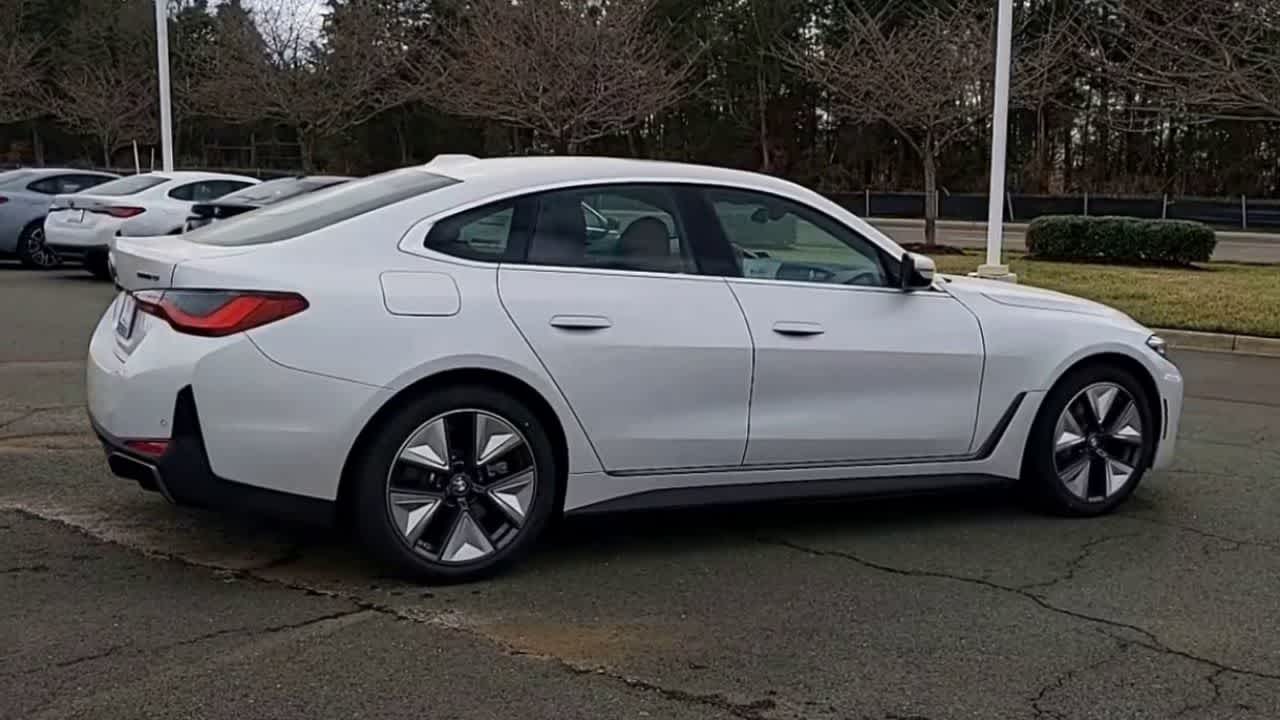 Thumbnail: 2025 BMW i4 - 8