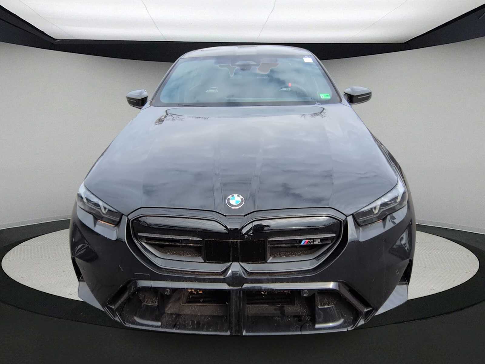 Thumbnail: 2026 BMW M5 - 3