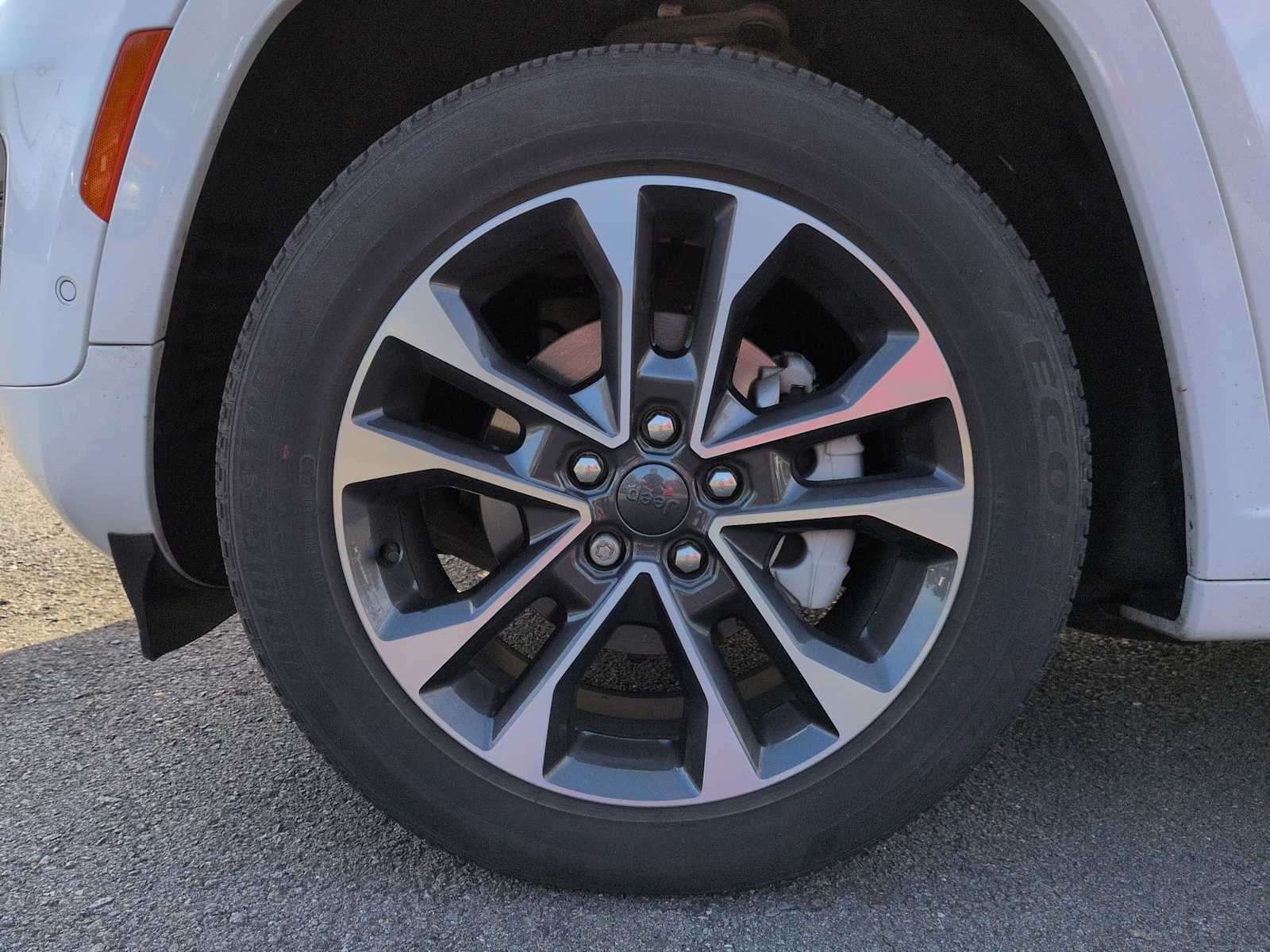 Thumbnail: 2023 Jeep Grand Cherokee - 14