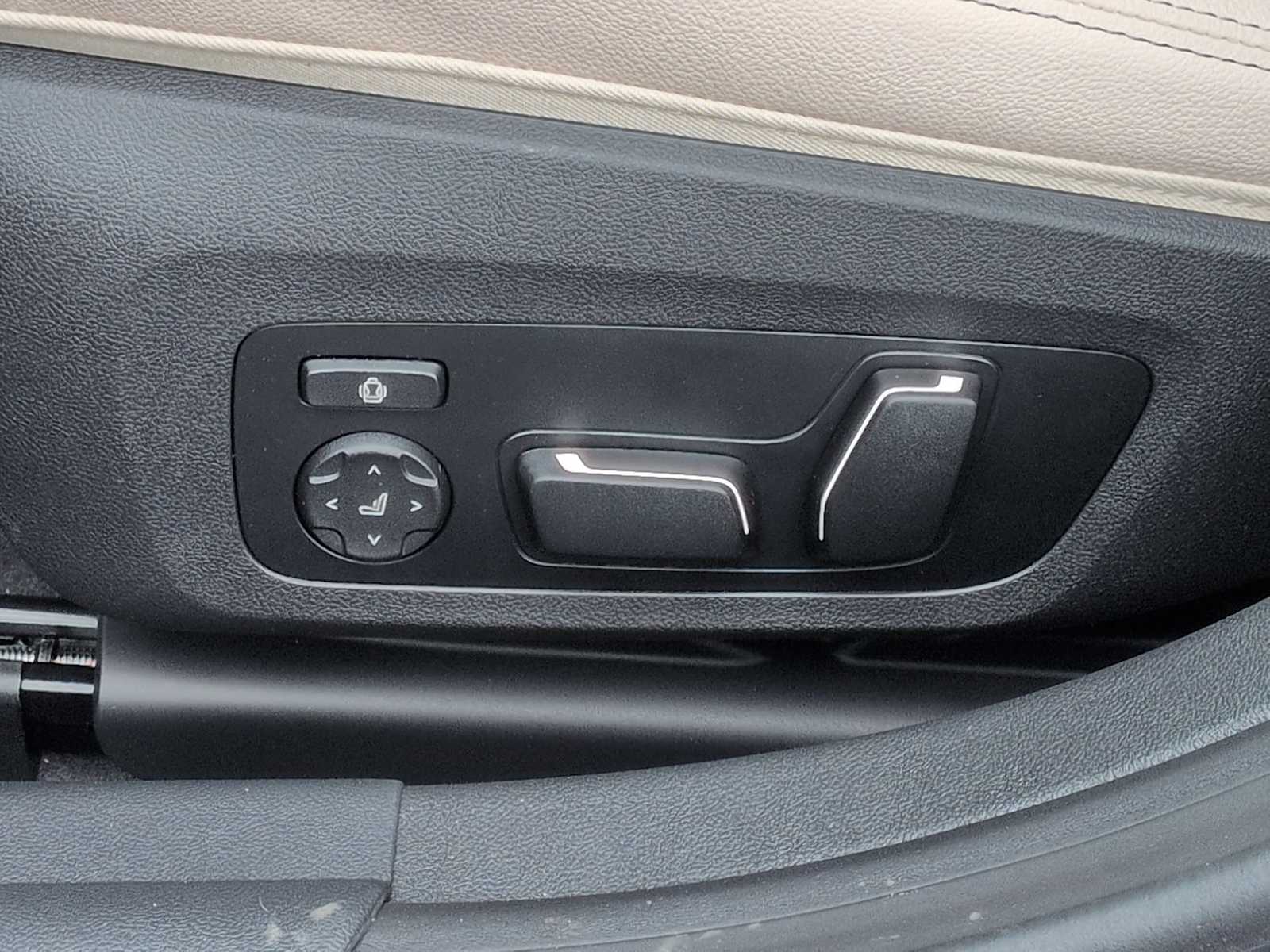 Thumbnail: 2026 BMW i4 - 17