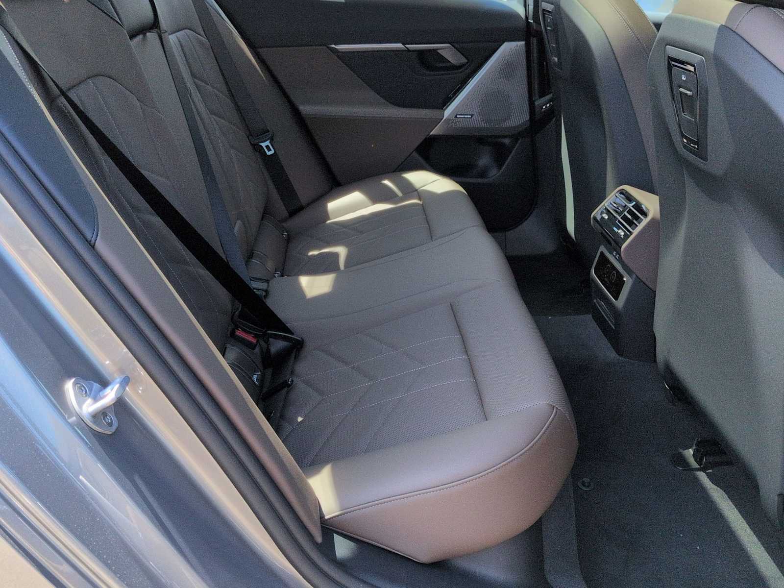 Thumbnail: 2026 BMW i5 - 22