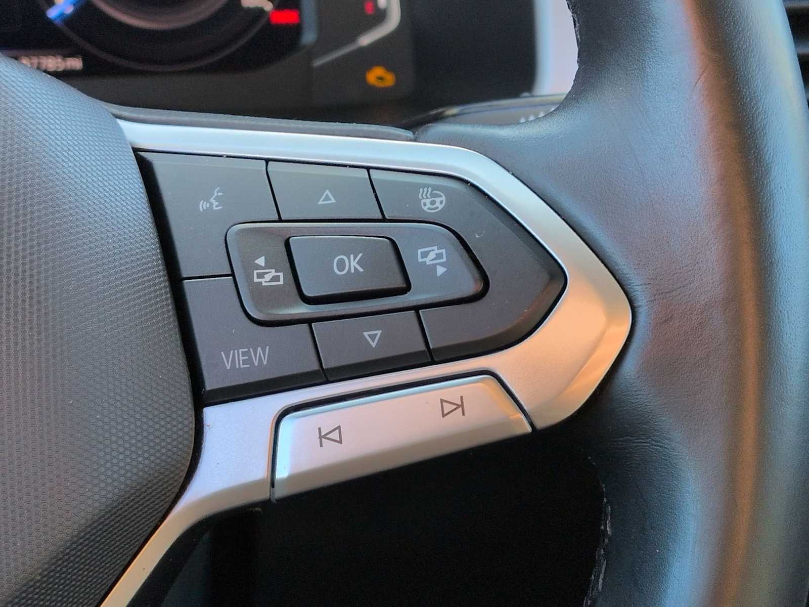 Thumbnail: 2021 Volkswagen Atlas - 24