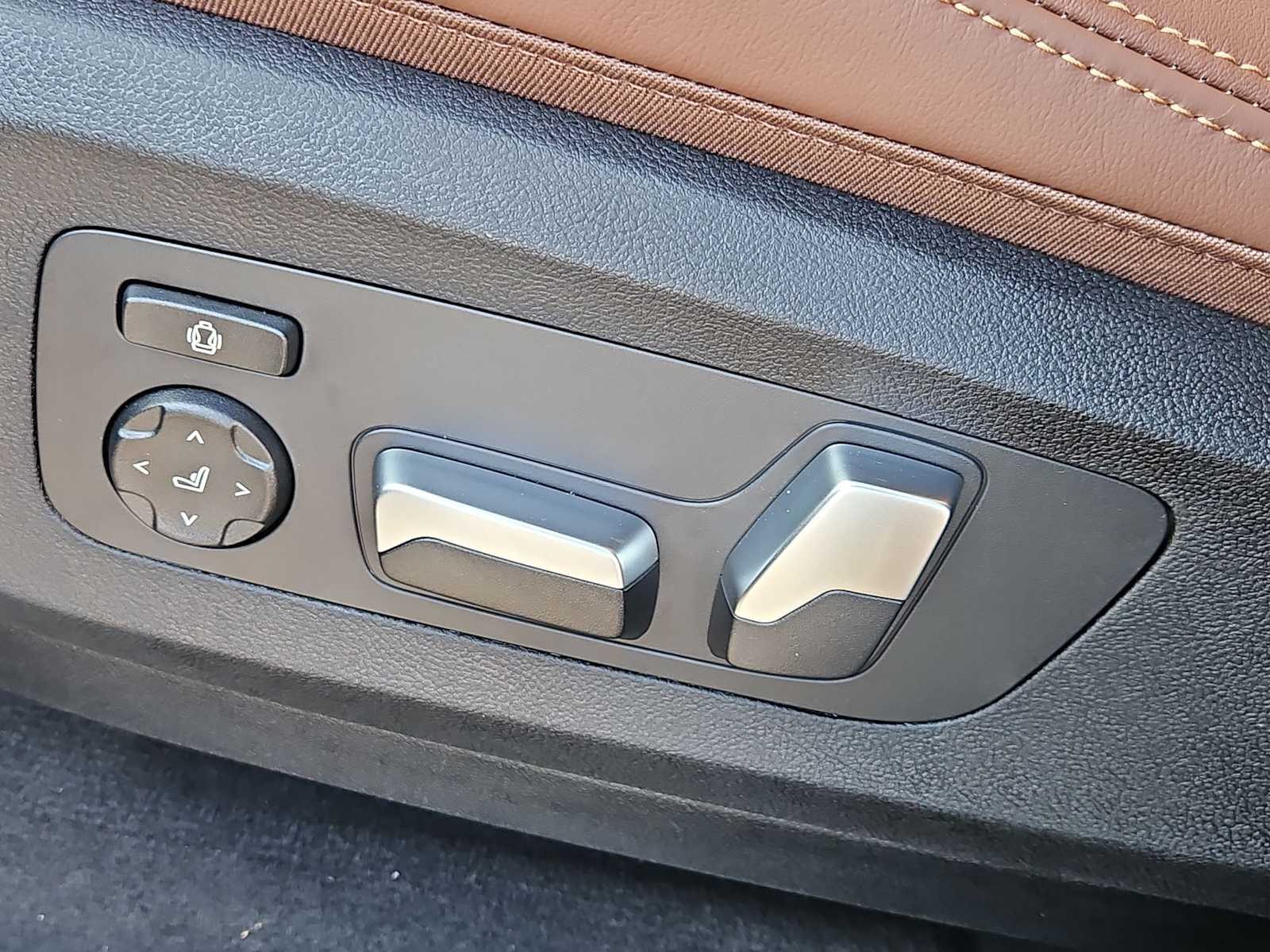 Thumbnail: 2026 BMW X5 - 16