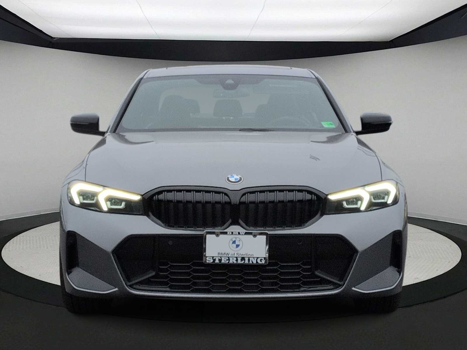 Thumbnail: 2026 BMW 3 Series - 3