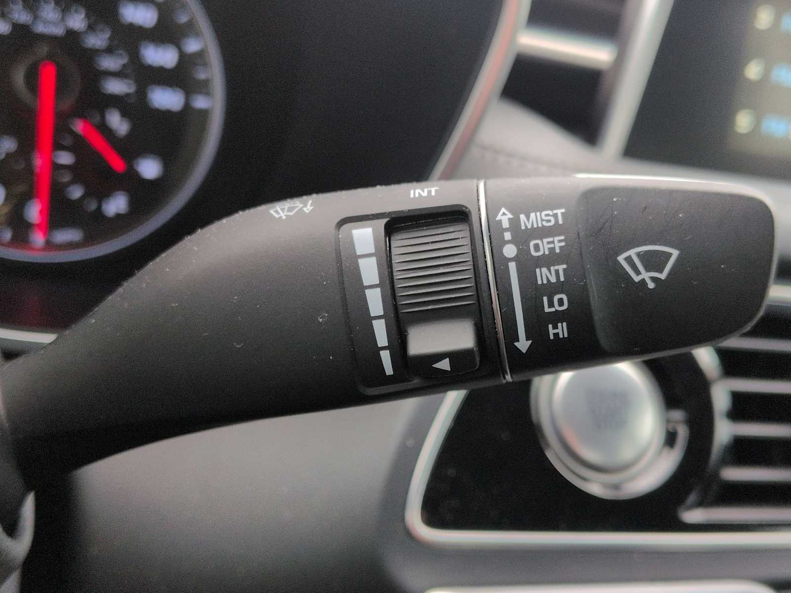 Thumbnail: 2019 Genesis G70 - 25