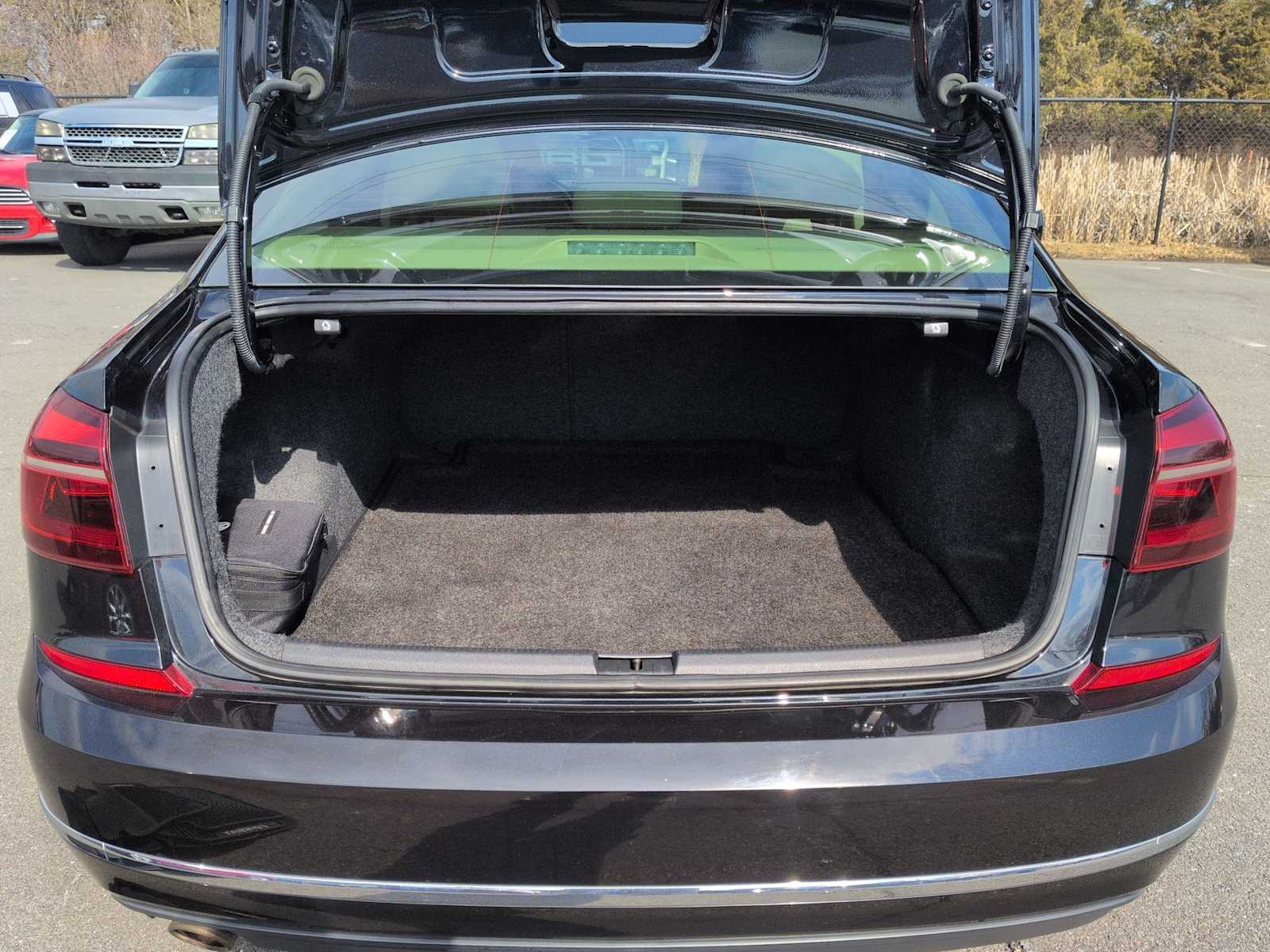 Thumbnail: 2018 Volkswagen Passat - 35