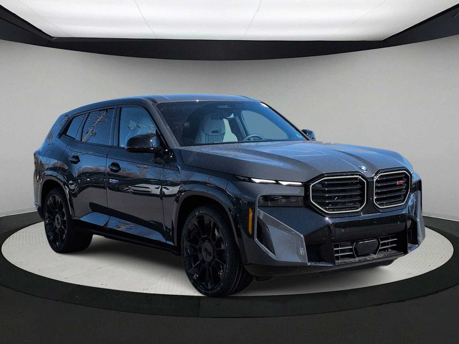 Thumbnail: 2026 BMW XM - 2