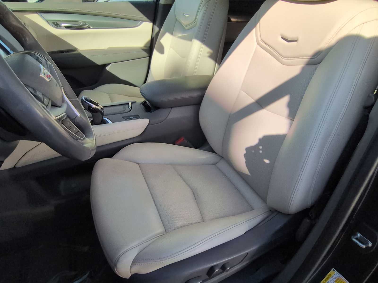 Thumbnail: 2019 Cadillac XT5 - 16