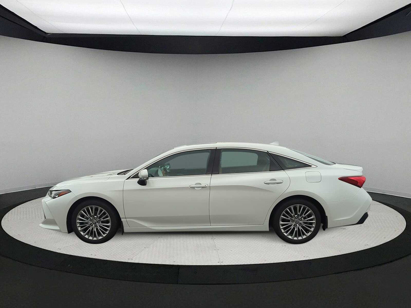 Thumbnail: 2022 Toyota Avalon - 5