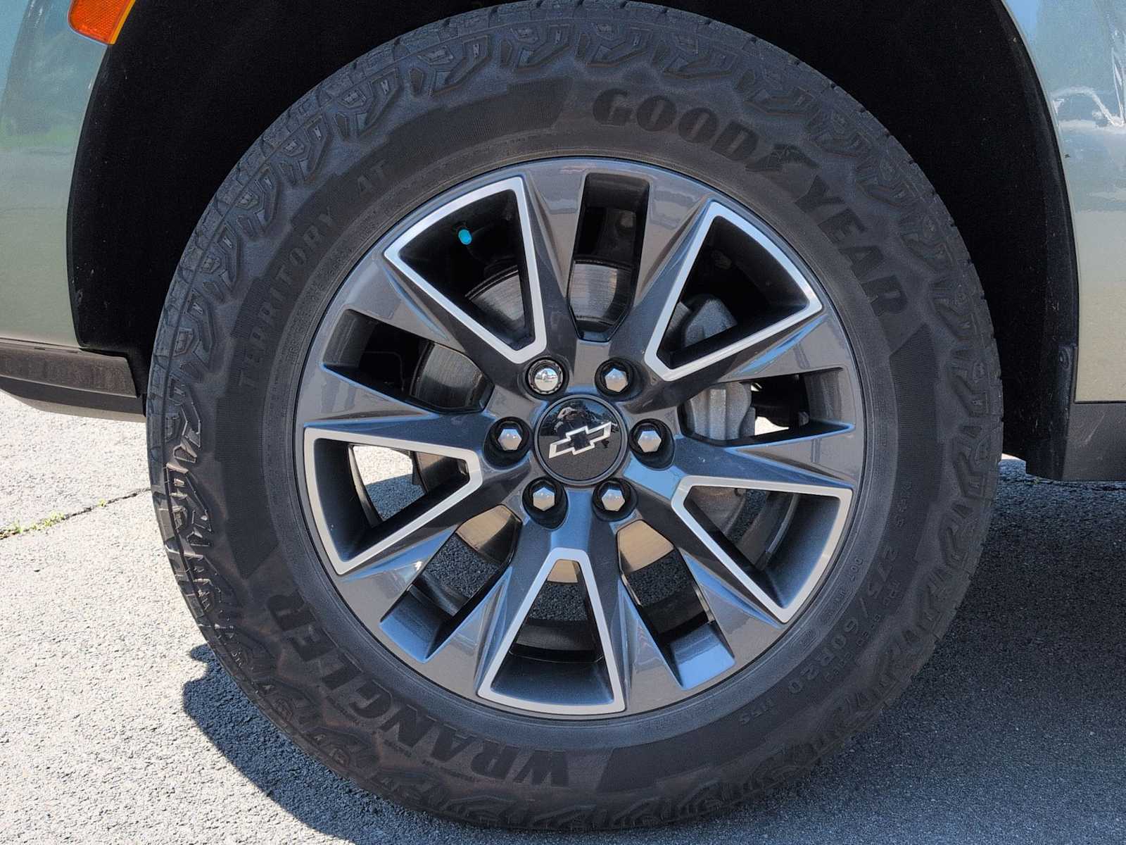 Thumbnail: 2023 Chevrolet Tahoe - 14