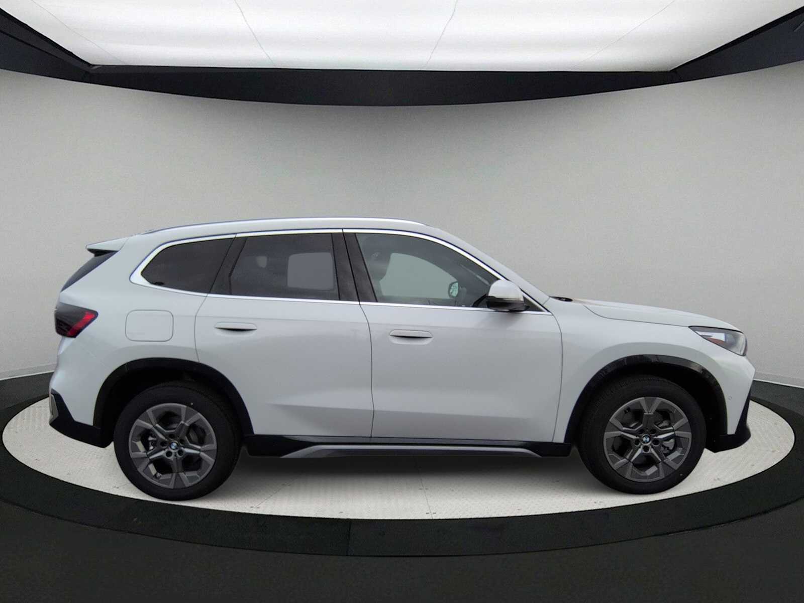 Thumbnail: 2026 BMW X1 - 9
