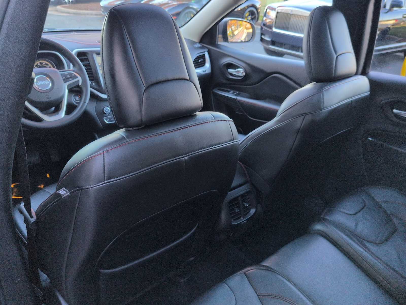 Thumbnail: 2015 Jeep Cherokee - 19