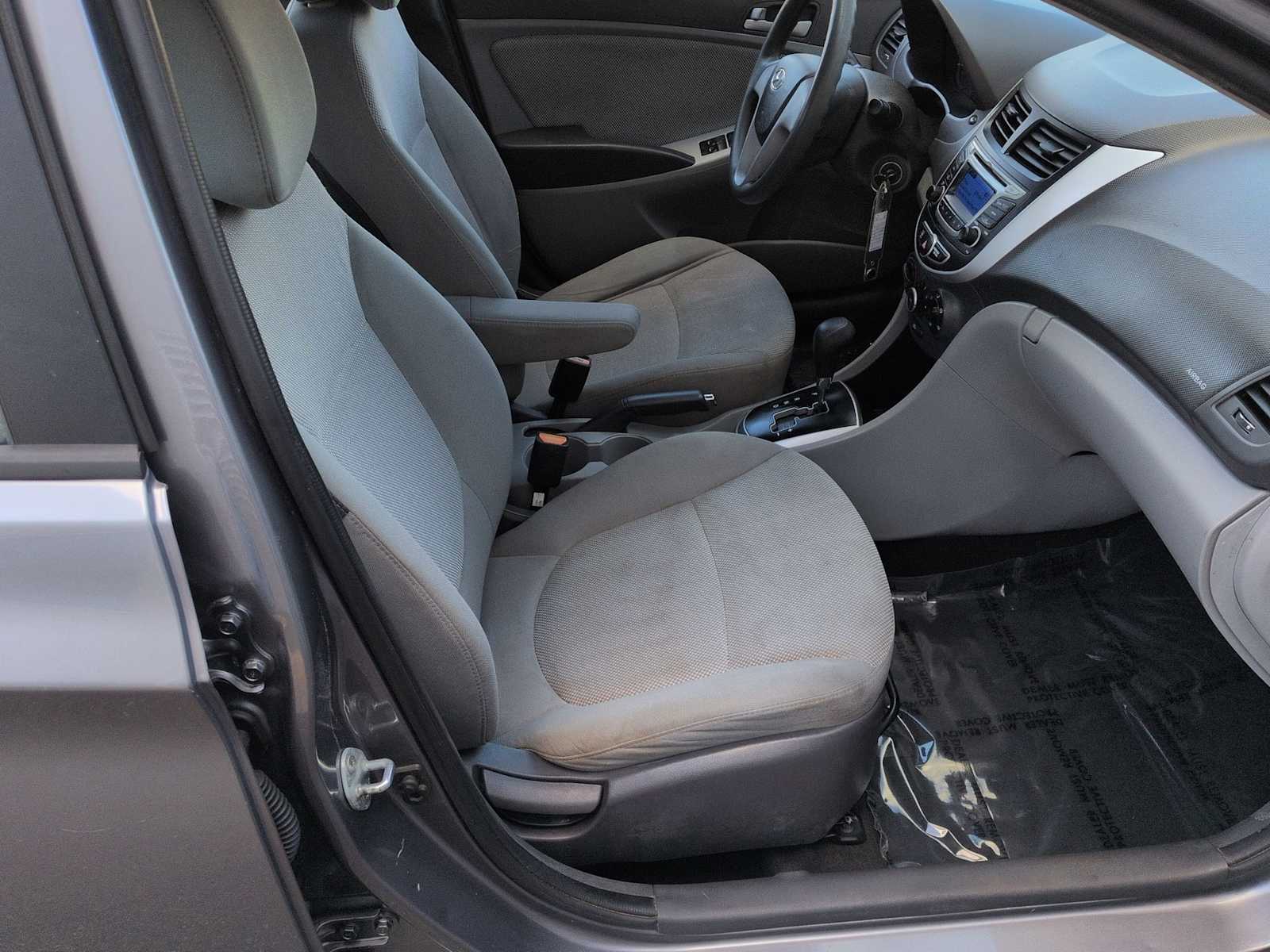 Thumbnail: 2014 Hyundai Accent - 22