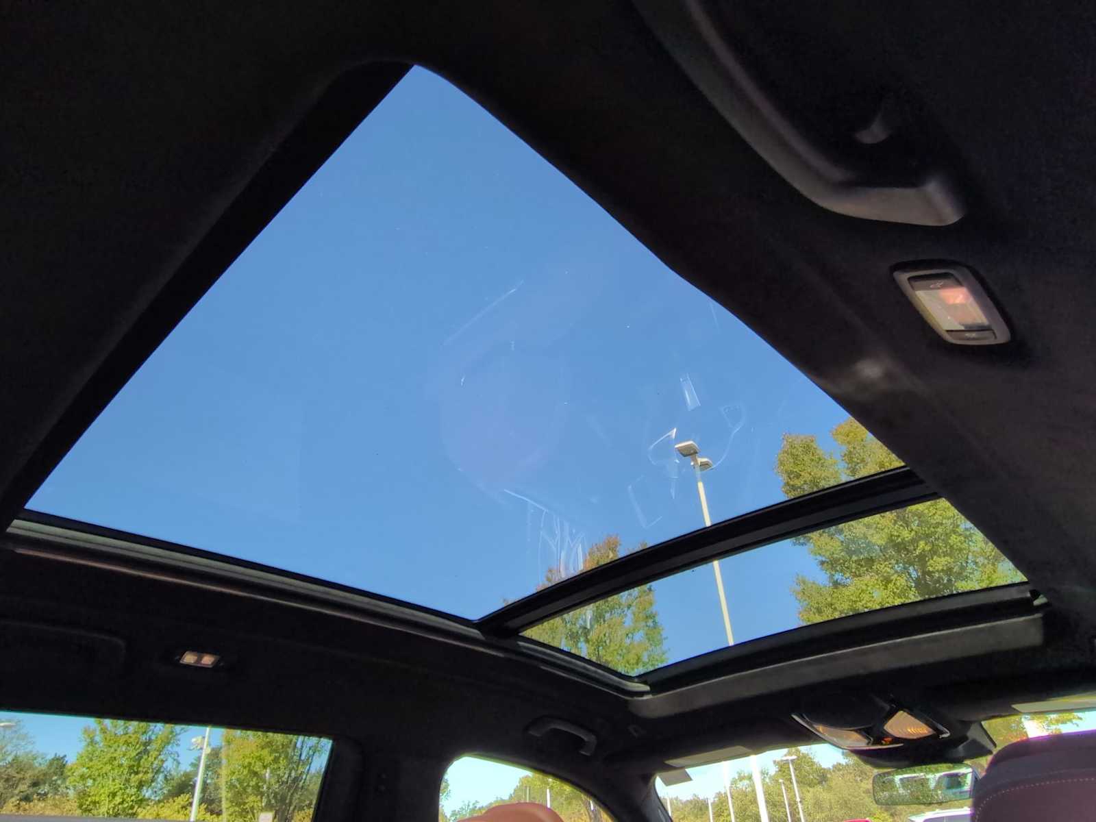 Thumbnail: 2026 BMW X7 - 23