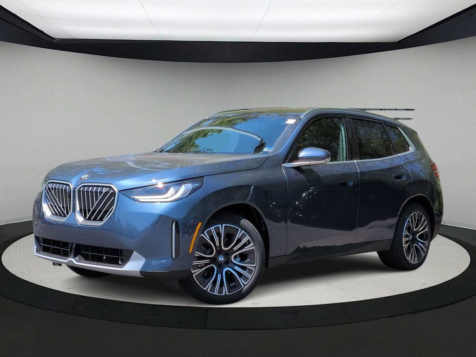 Thumbnail: 2026 BMW X3 - 1