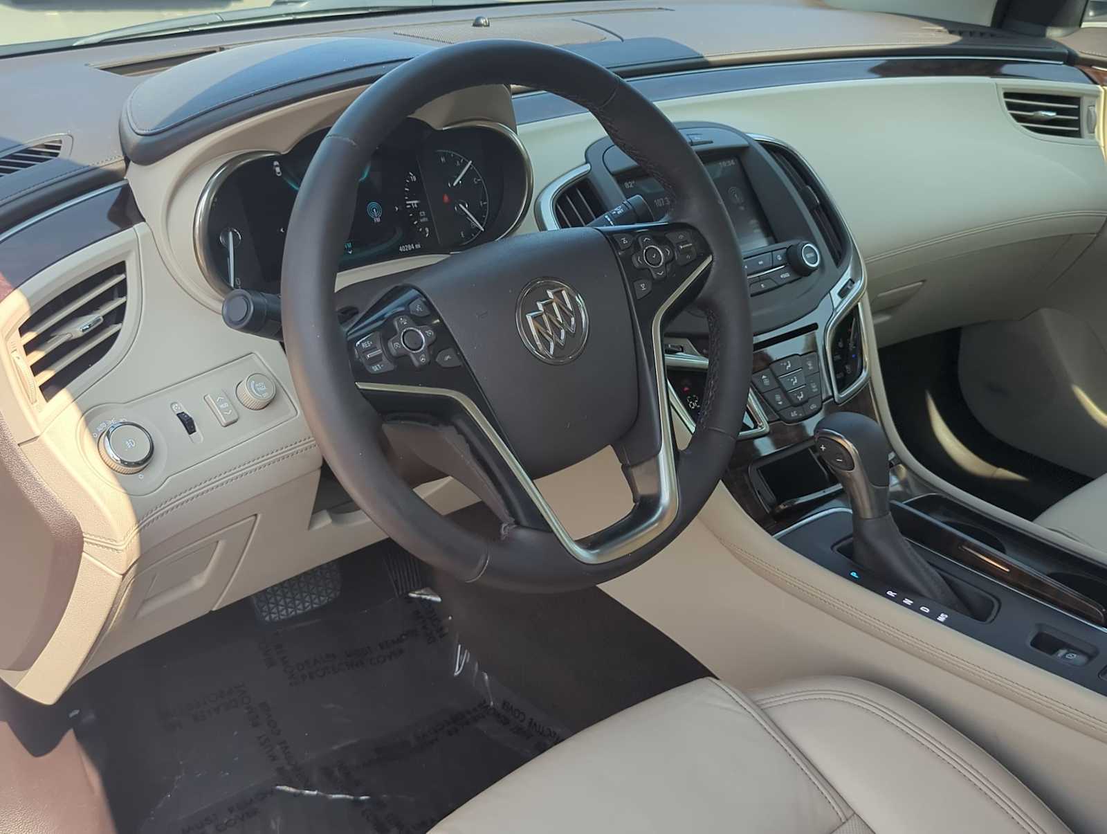 Thumbnail: 2015 Buick LaCrosse - 15
