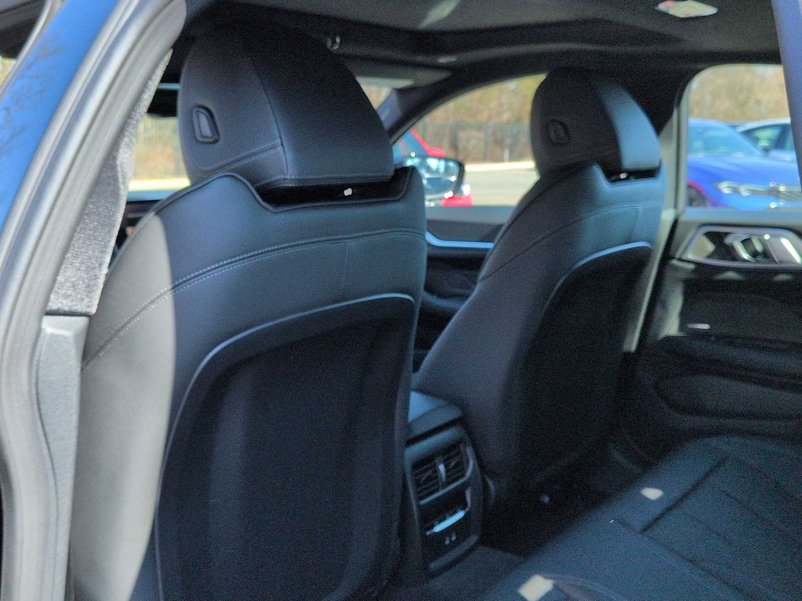 Thumbnail: 2026 BMW i4 - 19