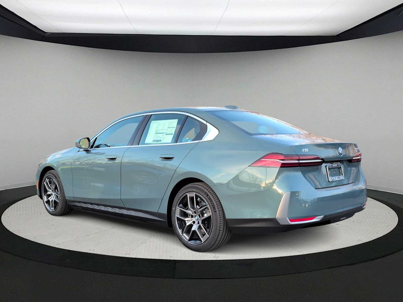 Thumbnail: 2026 BMW i5 - 6