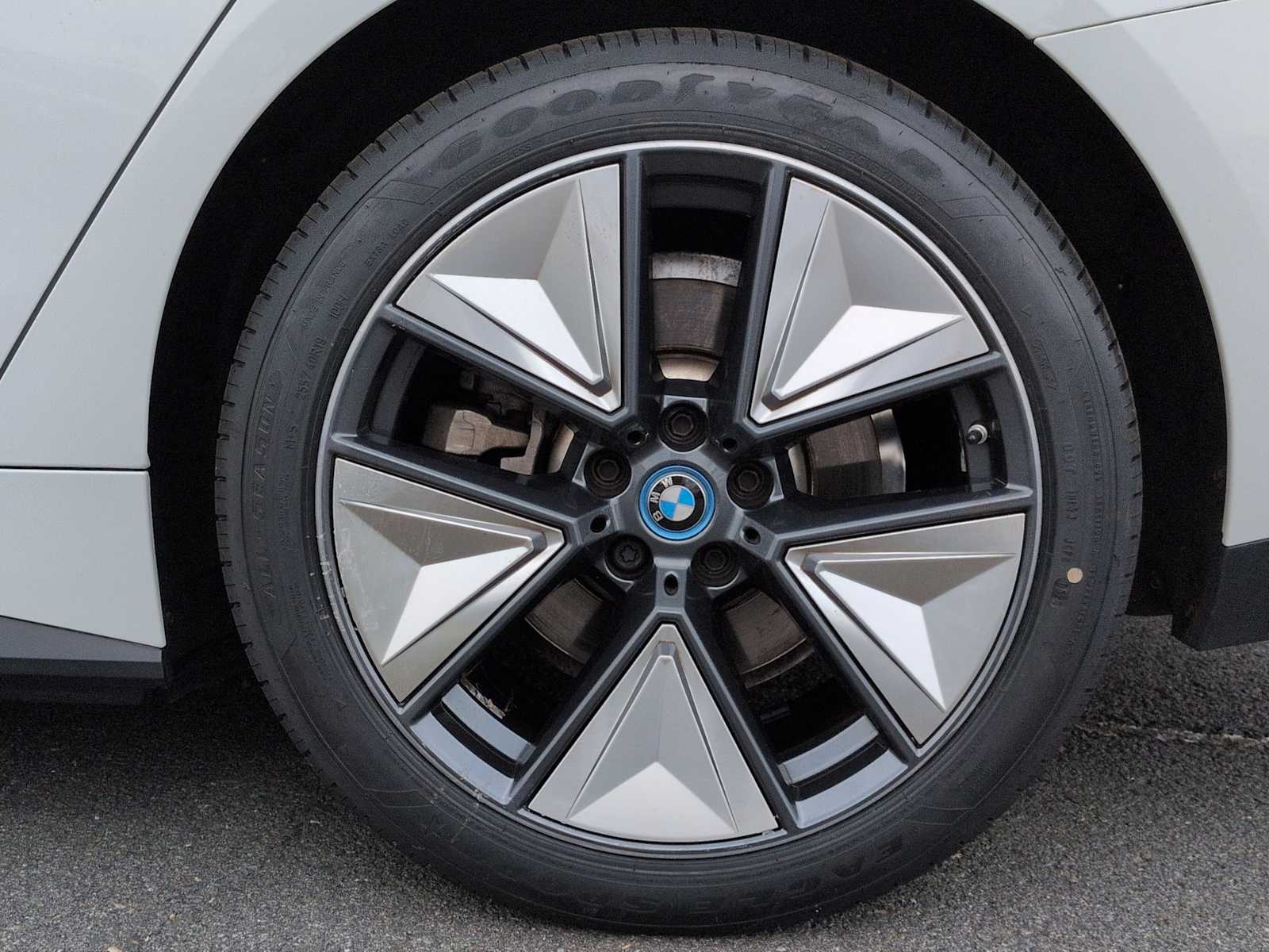 Thumbnail: 2023 BMW i4 - 14