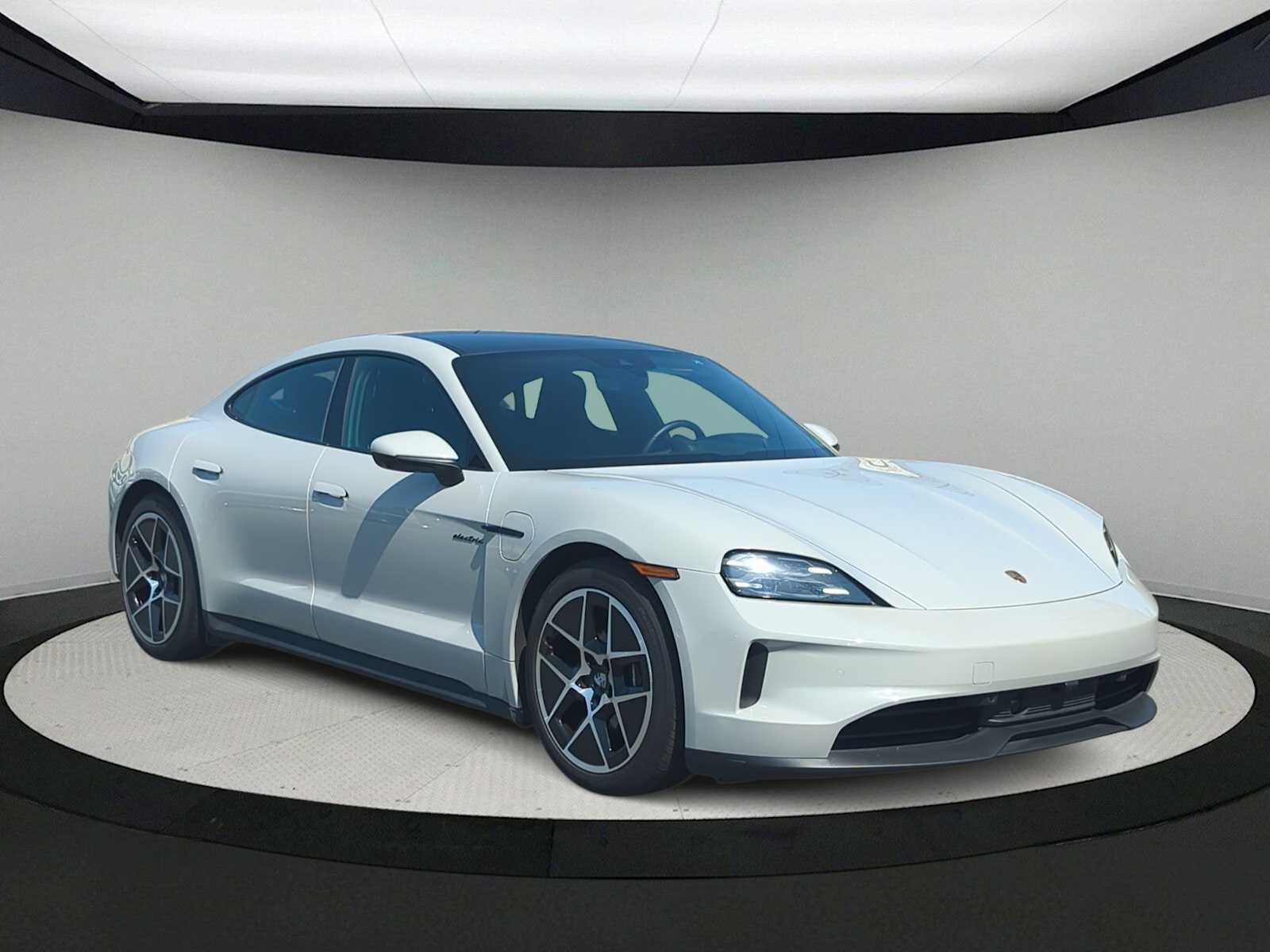 Thumbnail: 2025 Porsche Taycan - 2