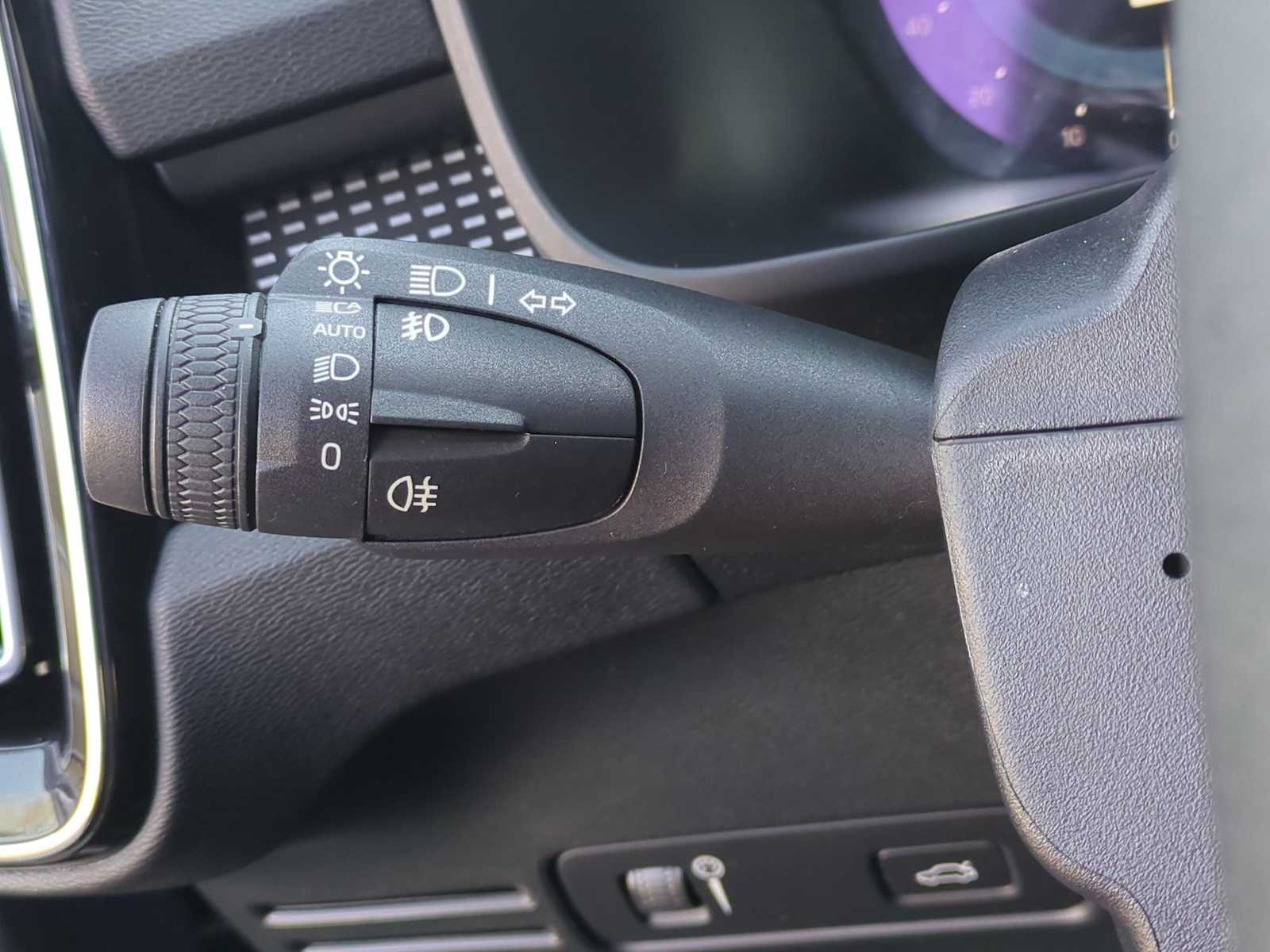 Thumbnail: 2021 Volvo XC40 - 26