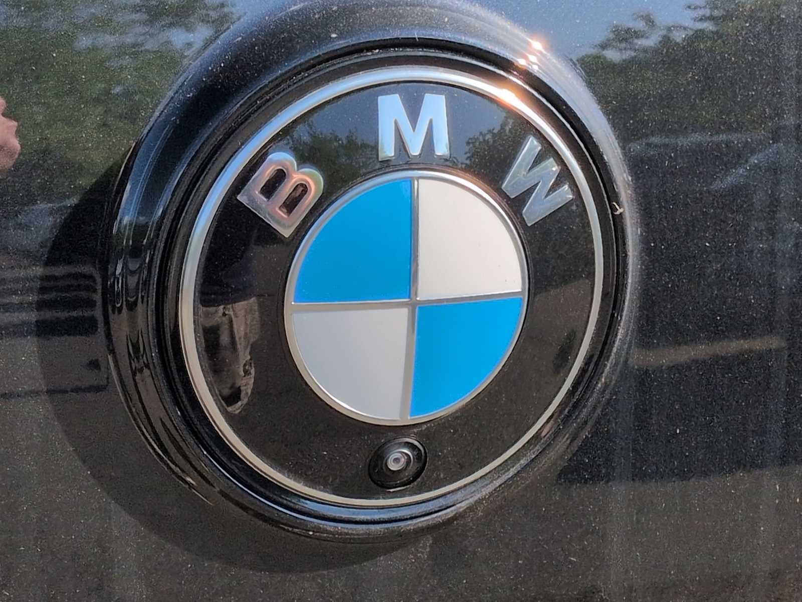 Thumbnail: 2026 BMW iX - 12