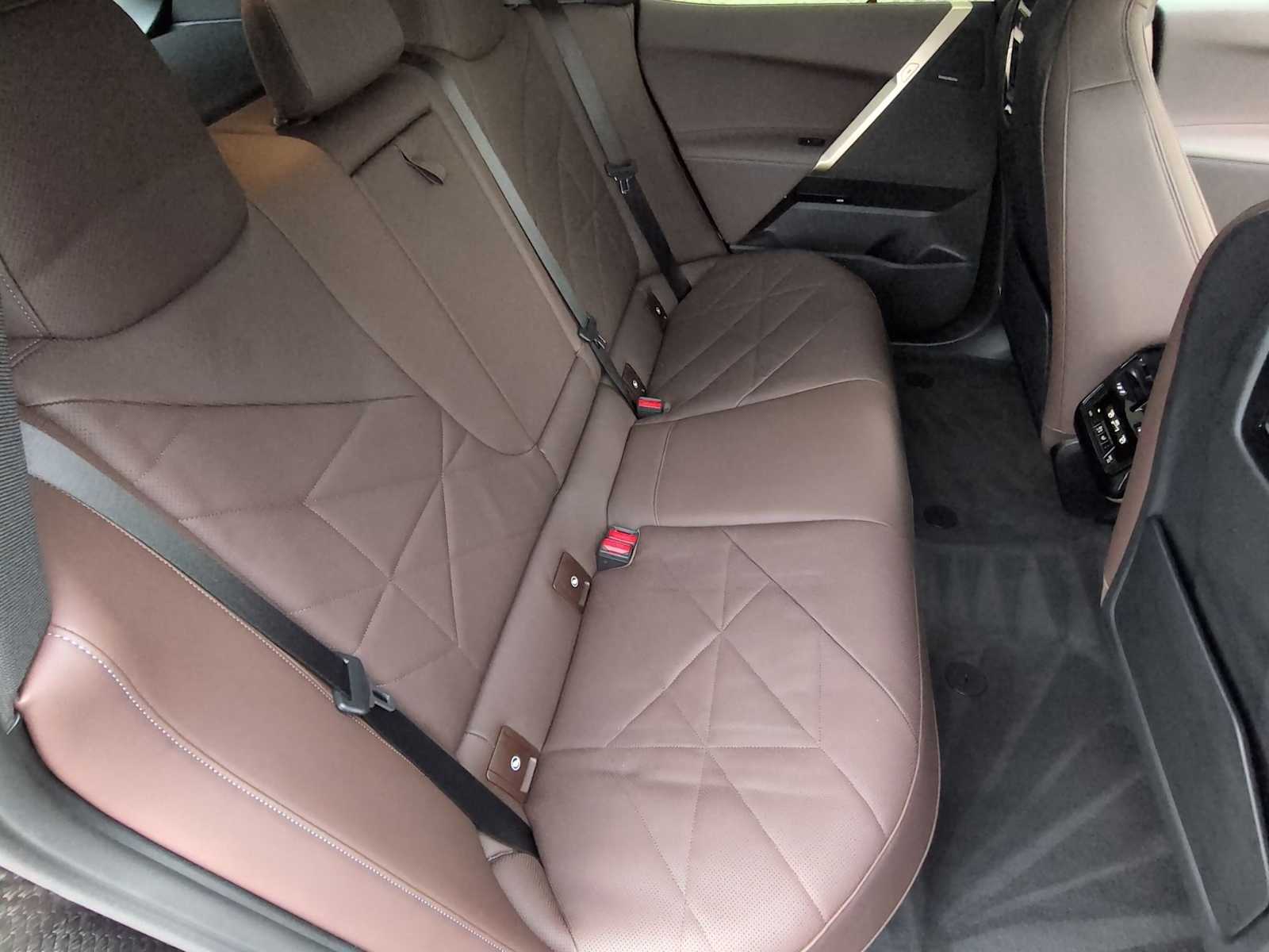 Thumbnail: 2025 BMW iX - 21