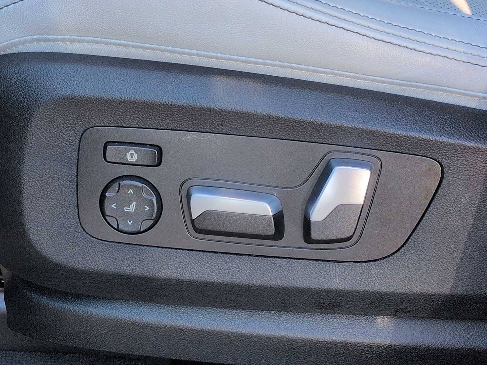 Thumbnail: 2025 BMW X5 - 15