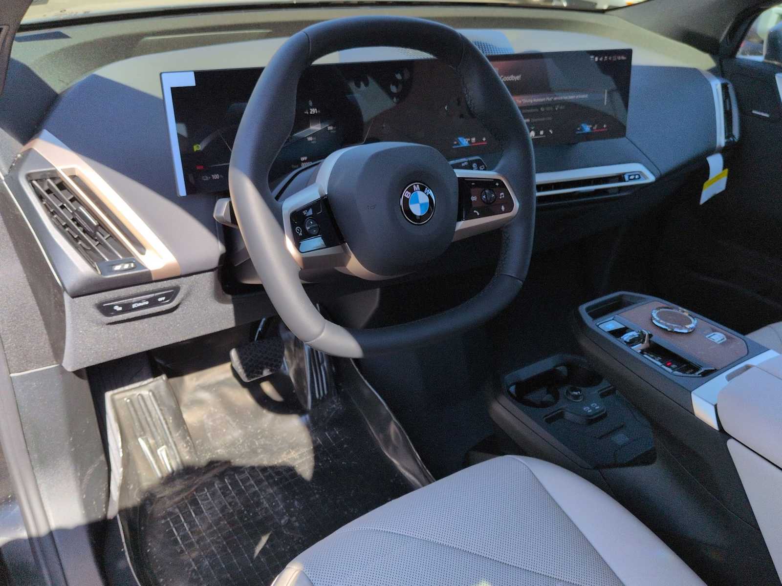 Thumbnail: 2026 BMW iX - 10