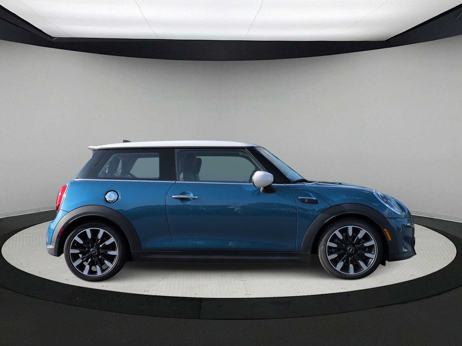 Thumbnail: 2022 MINI Cooper Hardtop - 9